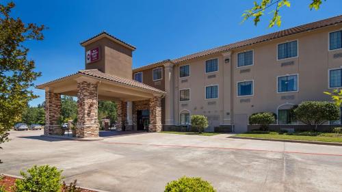 Best Western Plus Crown Colony Inn & Suites