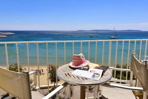 Double Room with Sea View and Balcony