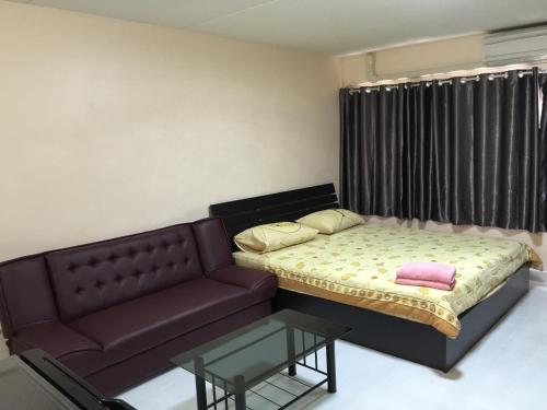 Muangthongthani Rental/Khun Dan