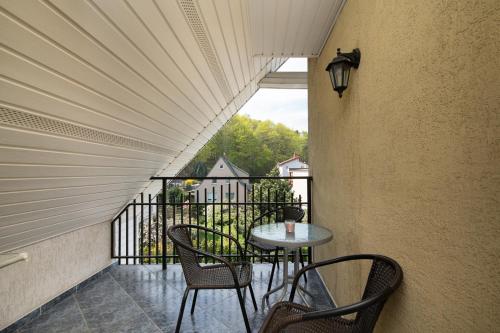 Instalações, Villa Tara in Strzyza