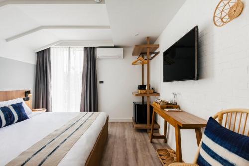 room detail thumbnail 1