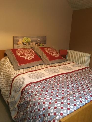 AUX PORTES D'AUBRAC studio 2 personnes BnB Castelnau-de-Mandailles