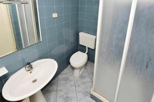  Apartments im Haus Fabio Mandre - CIN04077-SYA in Mandre