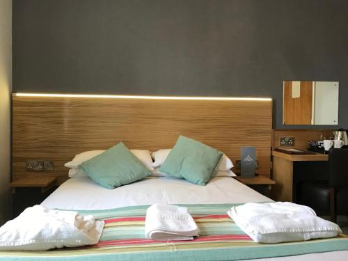 Anchorage Hotel - image 13