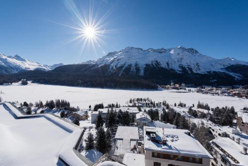 Hotel Schweizerhof St. Moritz Room Type - Superior Double Room with Lake View