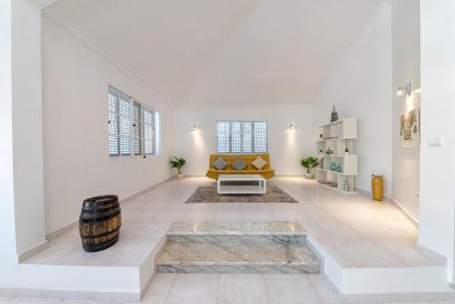  Mansion Almond - SEA, SUN and a charming refuge! in Paul do Mar