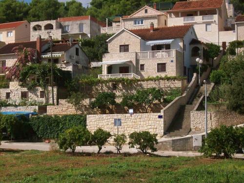  Apartments Gogi - 130m from sea in Postira