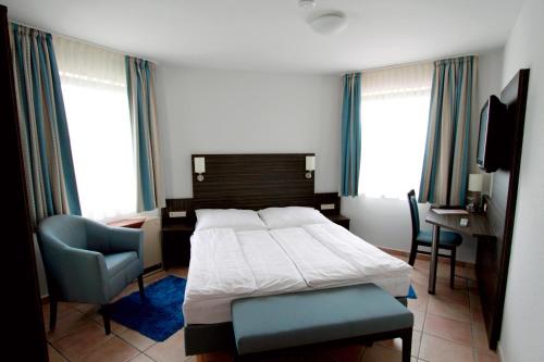 2 twin beds