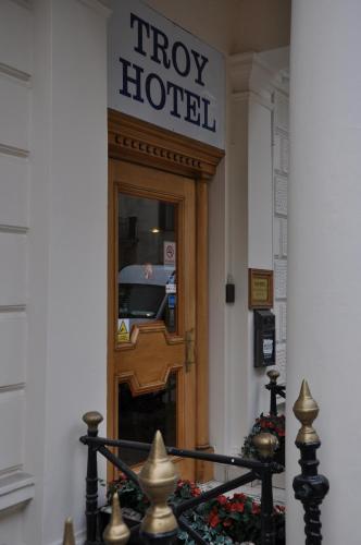 Troy Hotel - image 11
