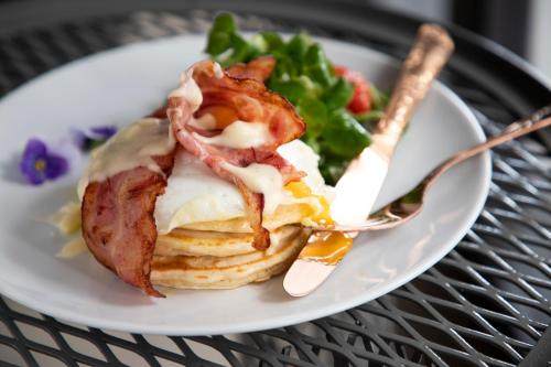 14 Reasons Why - image 9