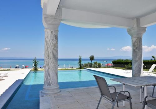 Greece Villas Beach Front gîte à louer Políkhronon