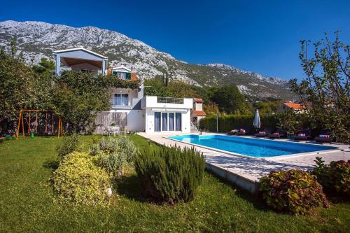 Villa Golden Garden with 50sqm private pool - image 12