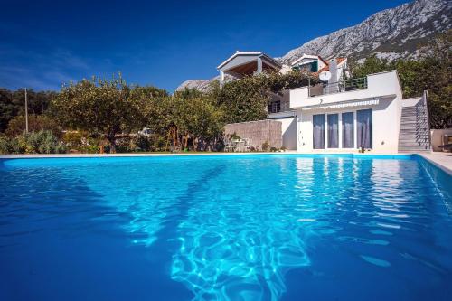 Villa Golden Garden with 50sqm private pool - image 2