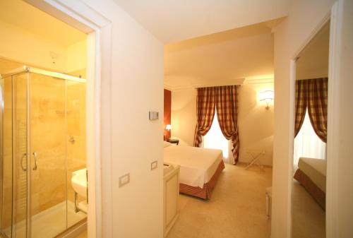 Palace Hotel Vieste - image 9