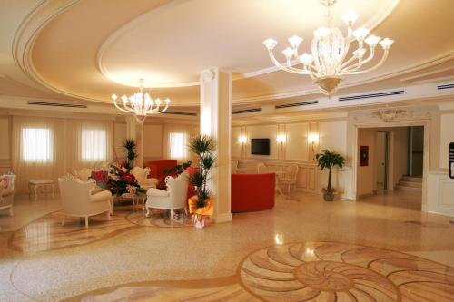 Palace Hotel Vieste - image 5