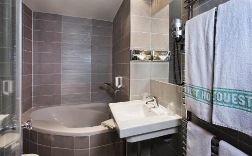 L'Ouest Hotel - image 6