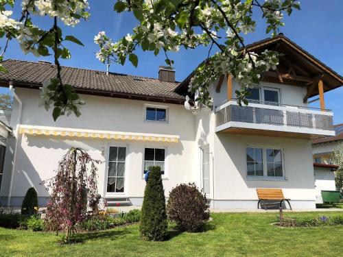 B&B Marktoberdorf - Christl's Ferienwohnung - Bed and Breakfast Marktoberdorf