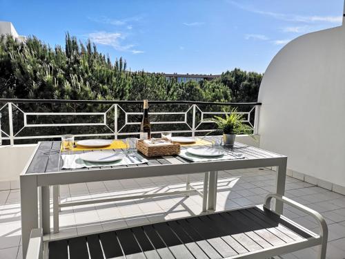  Salty Holidays Flat, Ferienwohnung in Guia