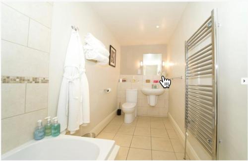 17 Burgate - image 13