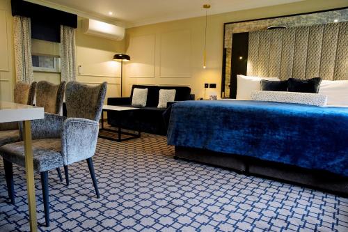 room detail thumbnail 1