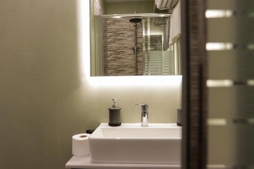 V36 Suites - image 8