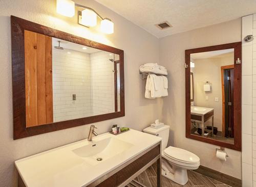 Cove Point Lodge
