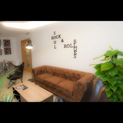 Rock & Roll Apartament -aire acondicionado en todas las habitaciones y salón-, Deltebre (photo 3)