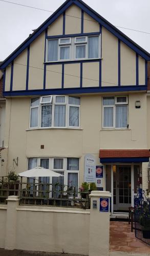 Blue Waters Lodge - Paignton