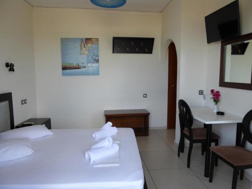 The Sea View Apartments 5