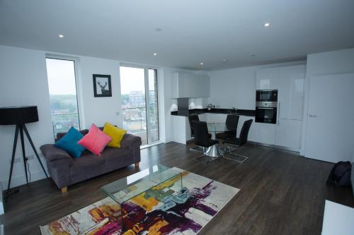 Picture of High View Two Bedroom Apartment In Woolwich