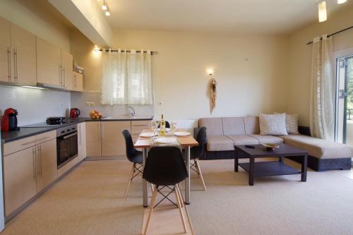 kuhinja, Ntina's house in Kefalonia