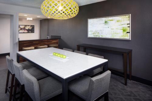 Létesítmények, Hyatt Regency Savannah near Telfair Academy