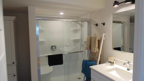 Shower, Carriage House On Kent in Niagara On The Lake (ON)