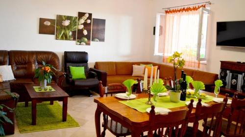 Holiday home Zdravko - sea view
