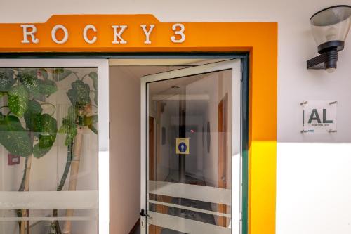 Rocky3 in โตโป