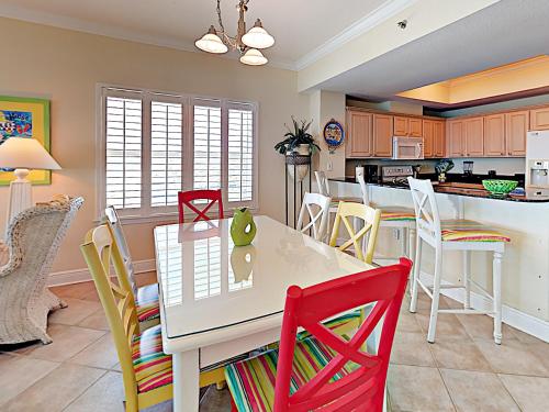 931 W Beach Blvd Condo - main image