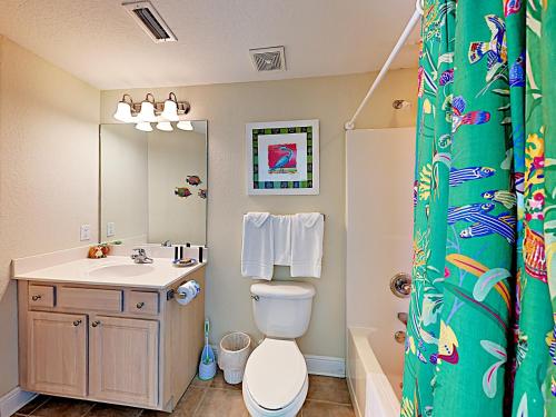 931 W Beach Blvd Condo - image 4
