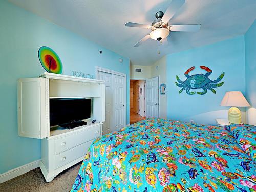 931 W Beach Blvd Condo - image 8