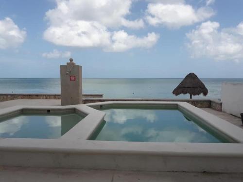Carretera progreso a huaymitum, entrada Royal beach ll , km 12.2 Apartamento 2-4
