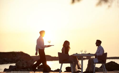 Knossos Beach Bungalows Suites Resort & Spa - image 5