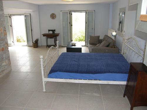 Theano House Mani