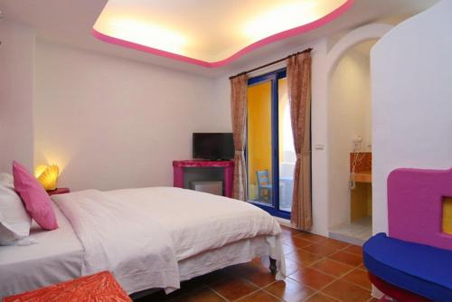 Deluxe Double Room with Balcony image 10