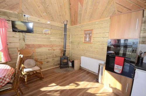 Rustic Log Cabin in Гринкасл