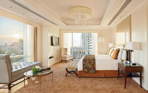 Fairmont Makati – khách sạn tại Makati