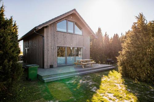 Létesítmények, Mere Puhkemaja in Kungla