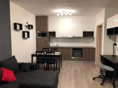 ห้องครัว, RS Apartments in โปเวล