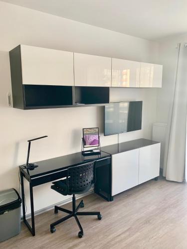 บริการและสิ่งอำนวยความสะดวก, RS Apartments in โปเวล