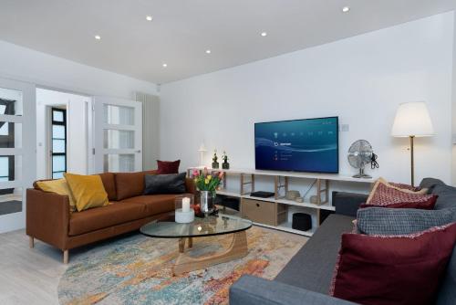 Huge & Central 3 Bedr, 4 Beds, 2,5 Bath Covent Gdn, Londyn