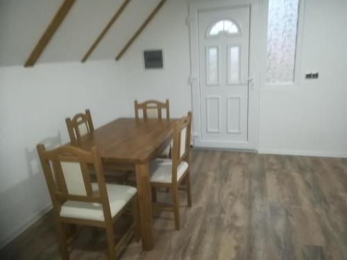 2 twin beds, 2 sofa beds