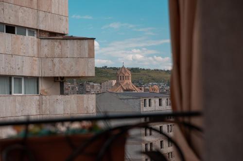 Kantar Hostel Ideally located in the prime touristic area of Yerevan, Kantar Hostel promises a relaxing and wonderful visit. The hotel offers a wide range of amenities and perks to ensure you have a great time. 24-